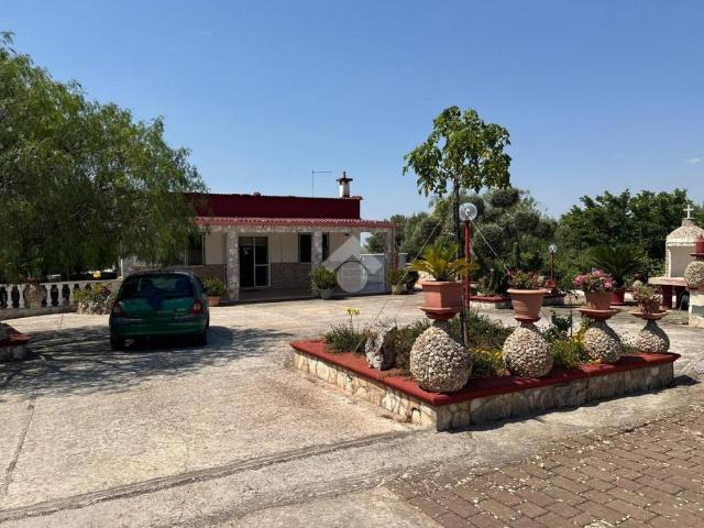 Villa singola in vendita a Grottaglie via Spezzatarallo, 15