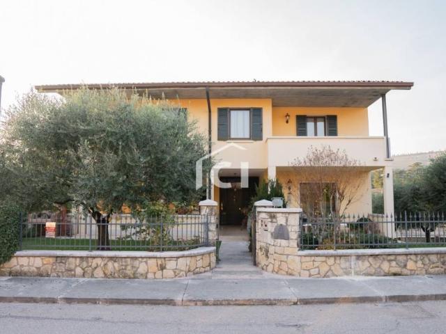 Villa singola in vendita a Marano di Valpolicella, Valgatara