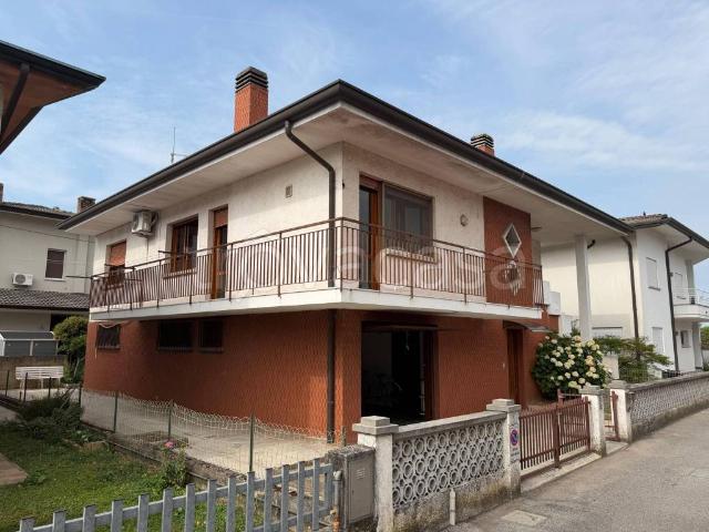 Villa singola in vendita a Marano Lagunare via Guglielmo Marconi, 5