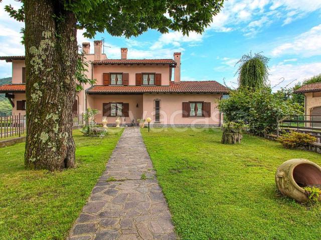 Villa singola in vendita a Marchirolo via Ferruccio Pellini