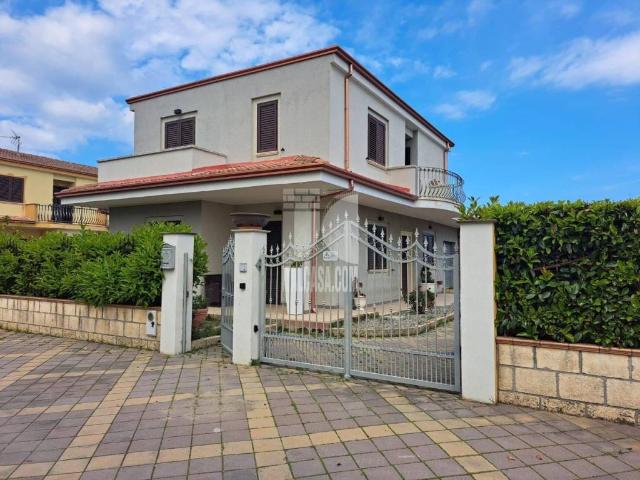 Villa singola in vendita a Margherita, Crotone