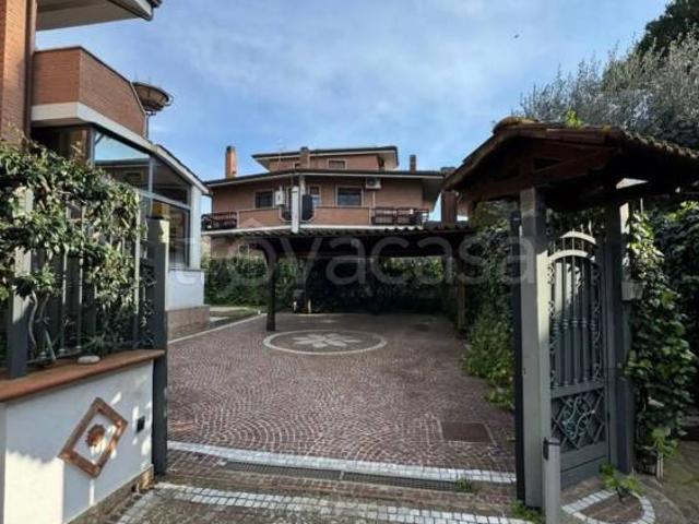 Villa singola in vendita a Marino via del Divino Amore, Frattocchie