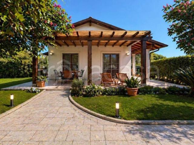 Villa singola in vendita a Marina di Pietrasanta, Pietrasanta