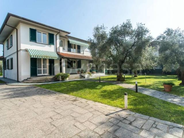 Villa singola in vendita a Massa via Giosuè Carducci, 183, Centro città