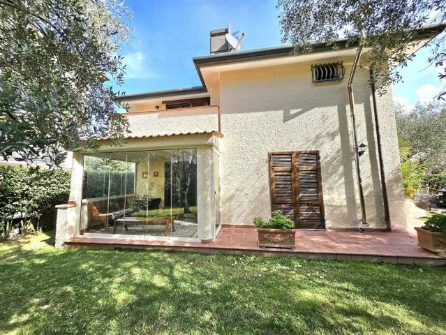 Villa singola in vendita a Massa viale Stazione, Centro città