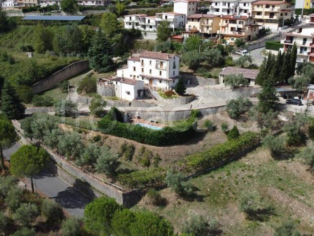 Villa singola in vendita a Mendicino via Luigi Ferrera