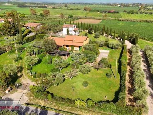 Villa singola in vendita a Montalto di Castro