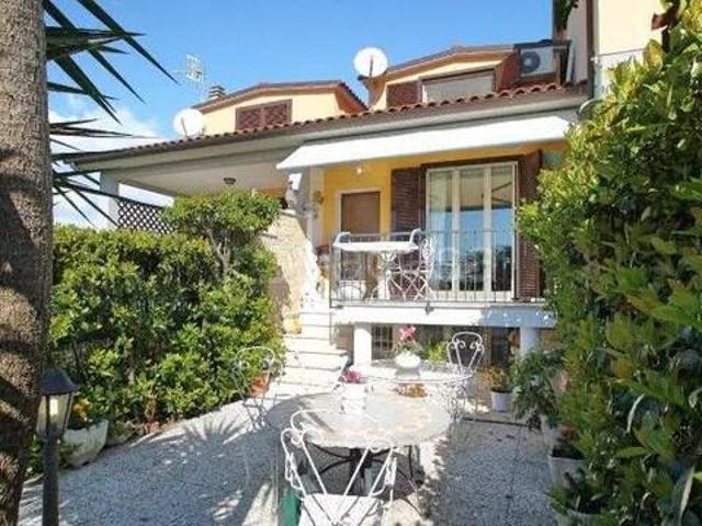 Villa singola in vendita a Montalto di Castro