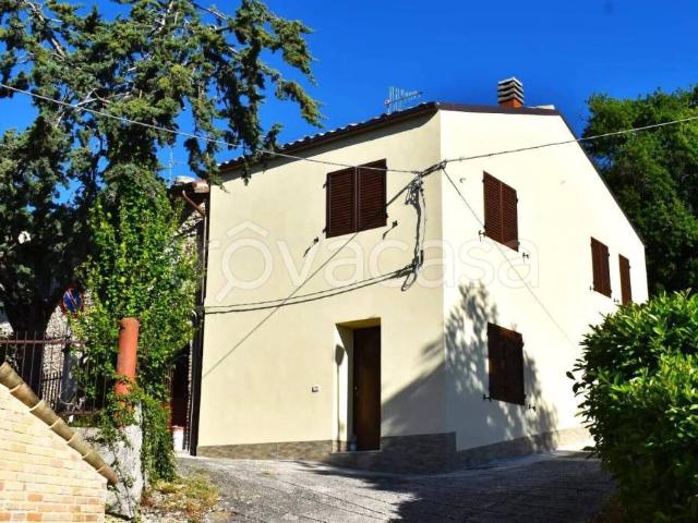 Casa indipendente in vendita a Montefortino