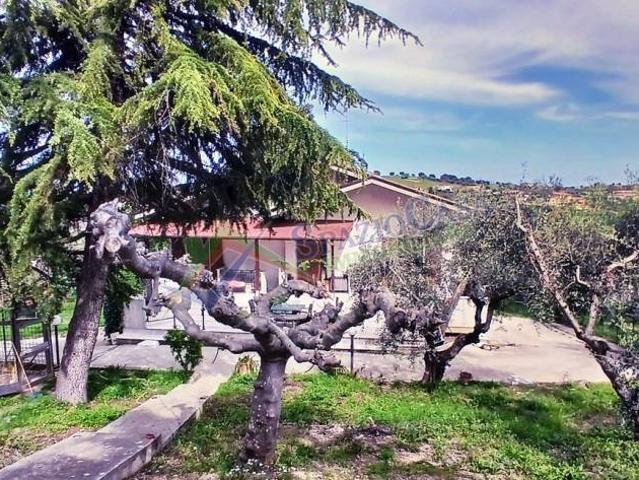 Villa singola in vendita a Montone, Mosciano Sant'Angelo