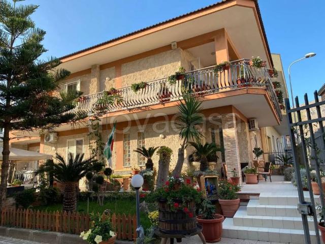 Villa singola in vendita a Mondragone via Avellino, 43