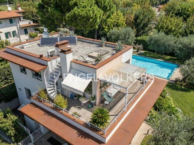 Villa singola in vendita a Moniga del Garda via San Sivino