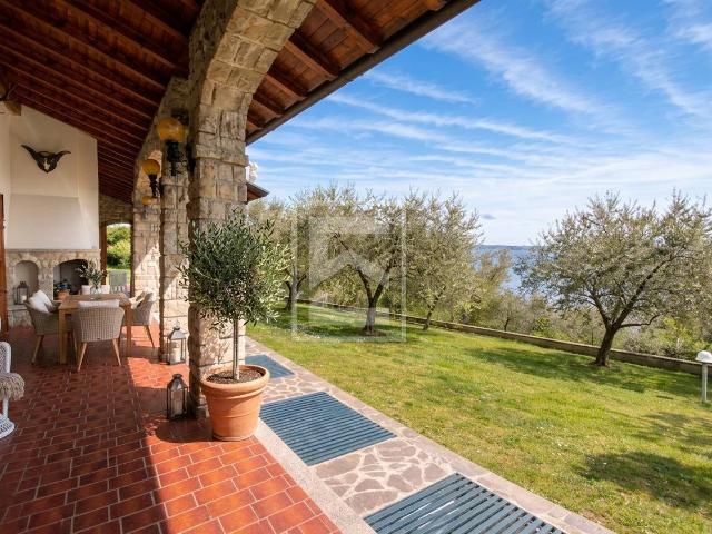 Villa singola in vendita a Moniga del Garda