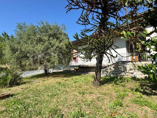 Villa singola in vendita a Monsummano Terme, Pozzarello