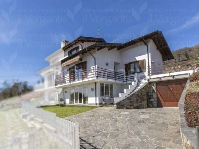 Villa singola in vendita a Nebbiuno
