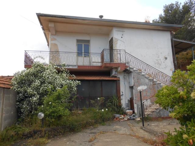 Villa singola in vendita a Nicolosi via serra la sciara