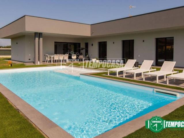 Villa singola in vendita a Oleggio