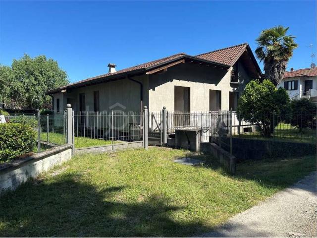 Villa singola in vendita a Oleggio