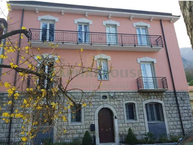 Villa singola in vendita a Ospedaletto d'Alpinolo piazza Demanio, 19