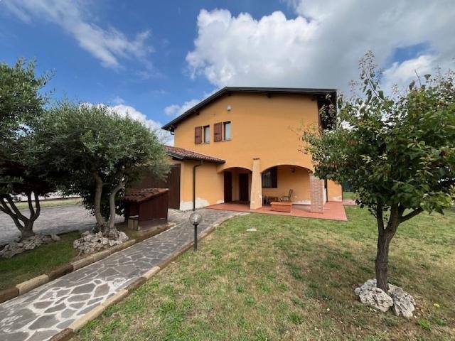 Villa singola in vendita a Orio Litta