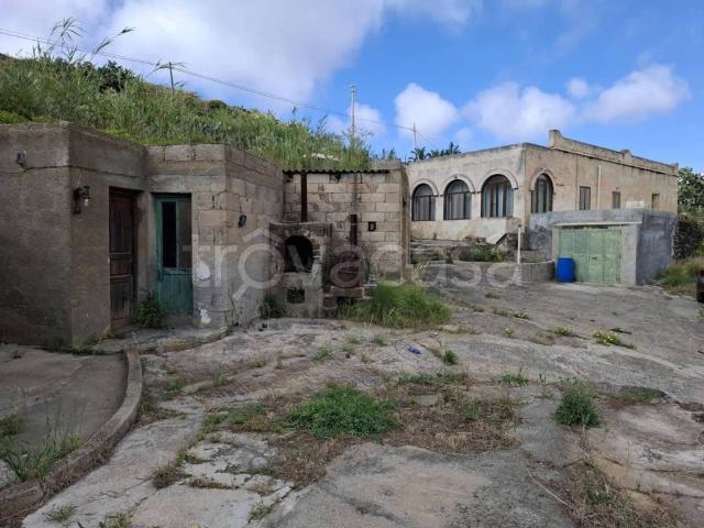 Villa singola in vendita a Pantelleria via San Vito