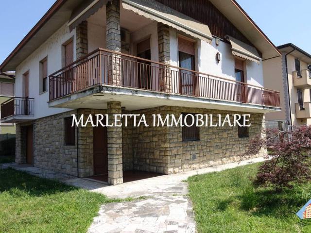 Villa singola in vendita a Pandino