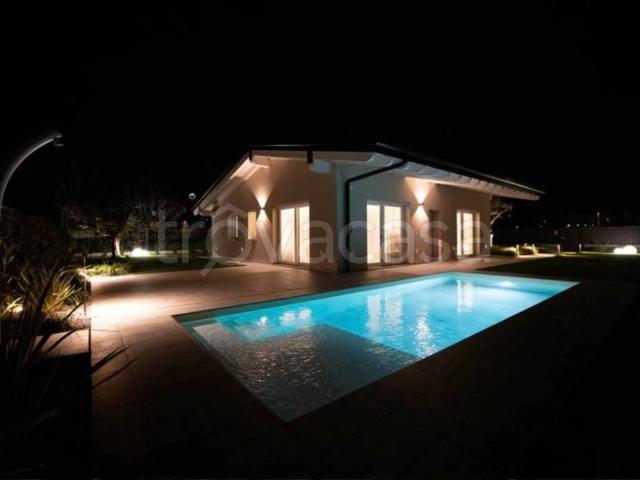 Villa singola in vendita a Padenghe sul Garda