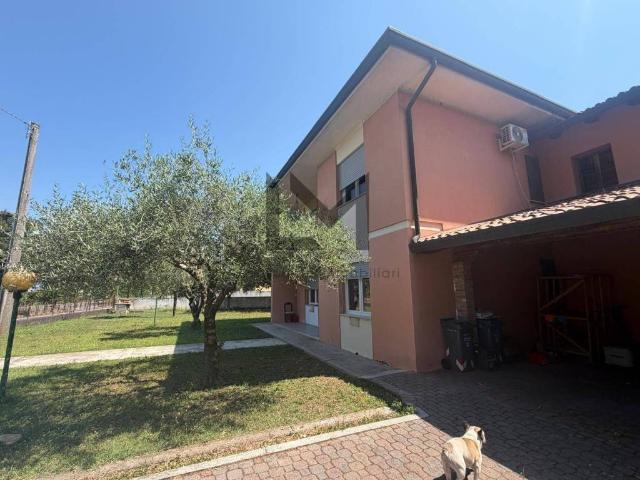Villa singola in vendita a Paese via a. Boito, 3