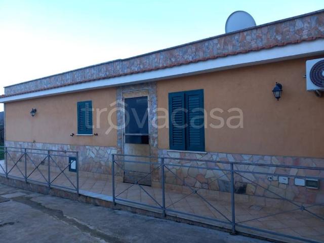 Villa singola in vendita a Palermo via Salerno, Cruillas