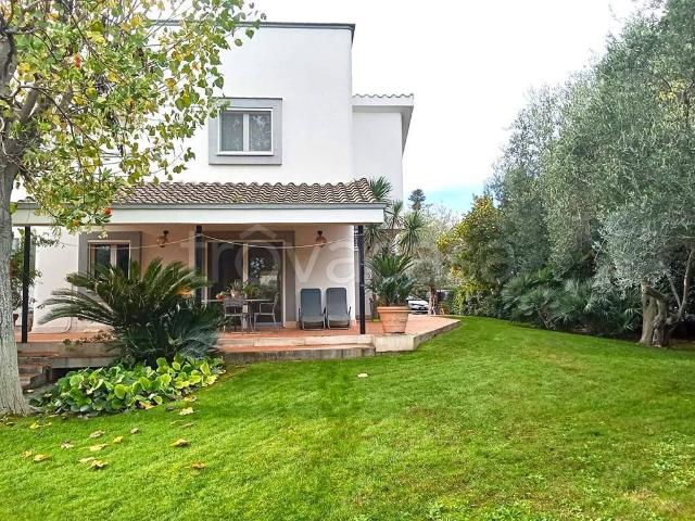 Villa singola in vendita a Palo del Colle via crocifisso