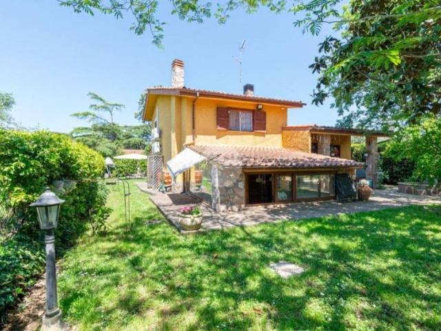 Villa singola in vendita a Palombara Sabina
