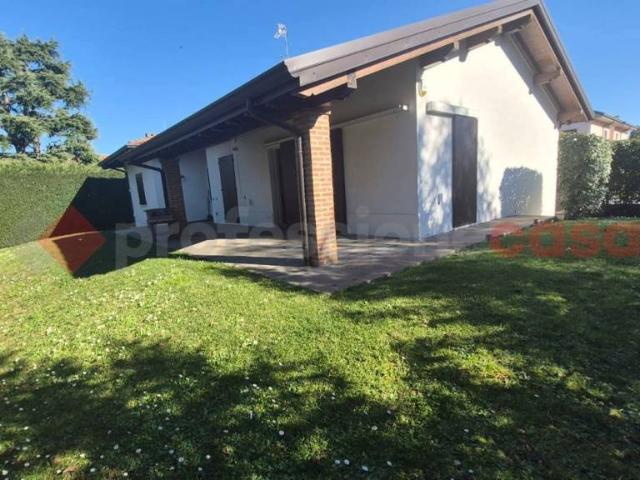 Villa singola in vendita a Parabiago via duca di genova, 35
