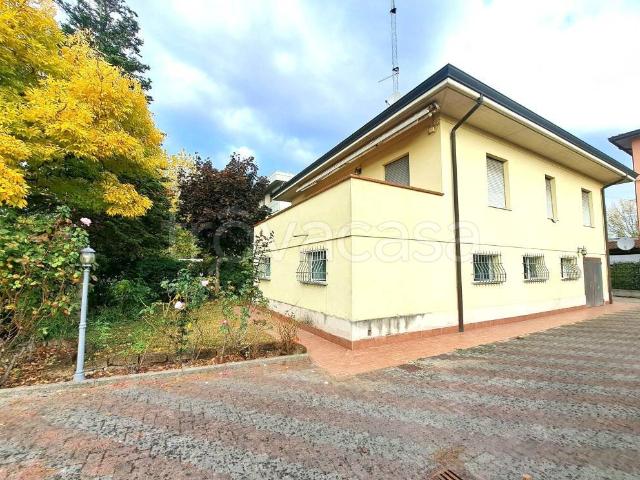 Villa singola in vendita a Parma via Arturo Scotti, San Leonardo