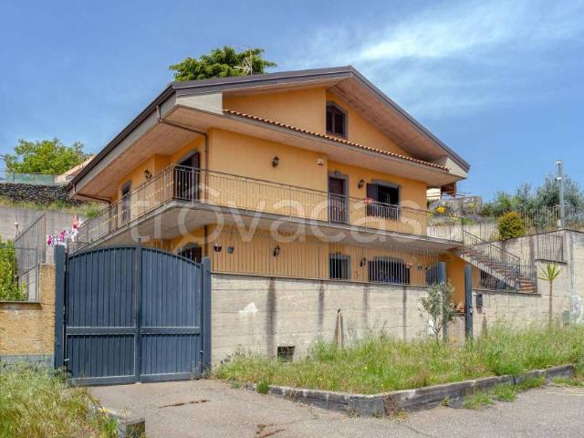 Villa singola in vendita a Pedara via Tremonti