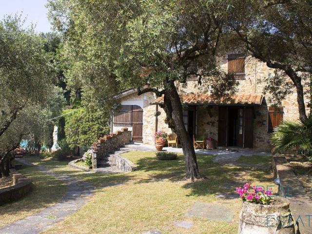 Villa singola in vendita a Pedona, Camaiore