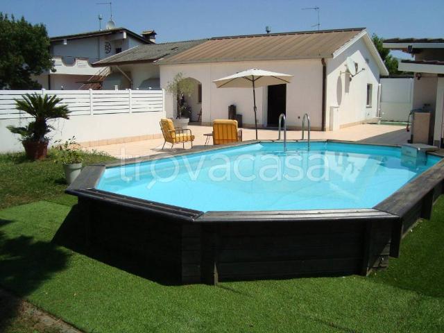 Villa singola in vendita a Pertegada, Latisana