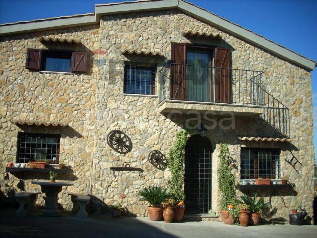Villa singola in vendita a Pergusa, Enna