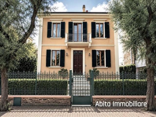 Villa singola in vendita a Pesaro, Mare