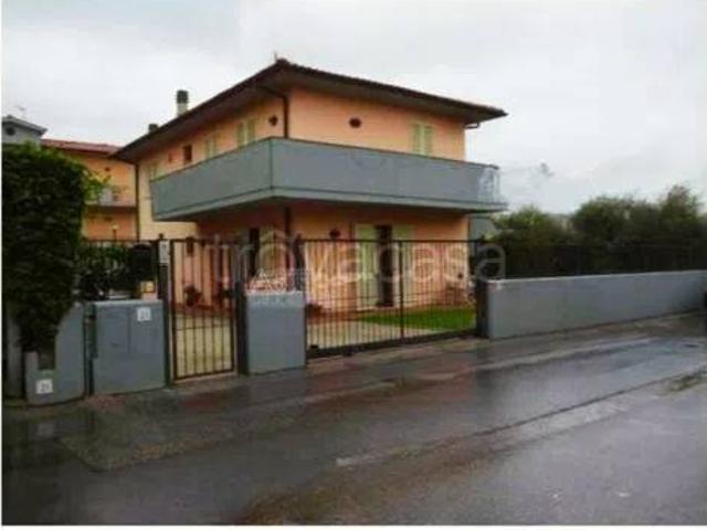 Villa singola in vendita a Pescia via Delle Rose, 23