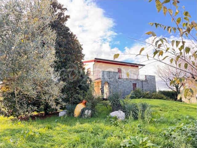 Villa singola in vendita a Pessano con Bornago via Don Carlo Gnocchi