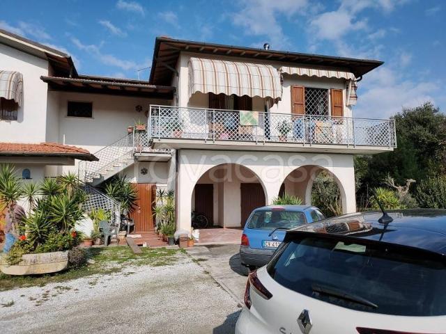 Villa singola in vendita a Pietrasanta via del Padule, 125