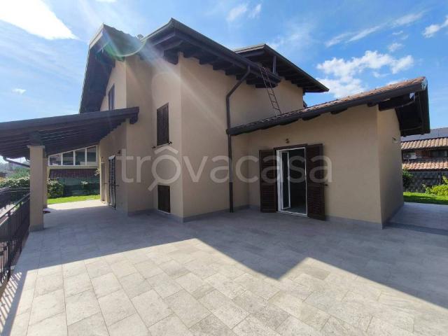Villa singola in vendita a Pombia