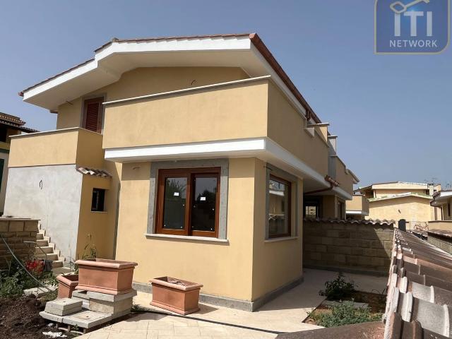 Villa singola in vendita a Pomezia, Campo Jemini