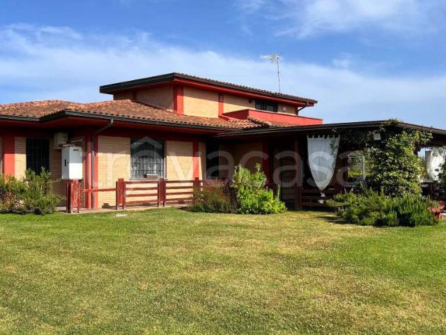 Villa singola in vendita a Pomezia via Oceano Atlantico, Torvaianica Alta