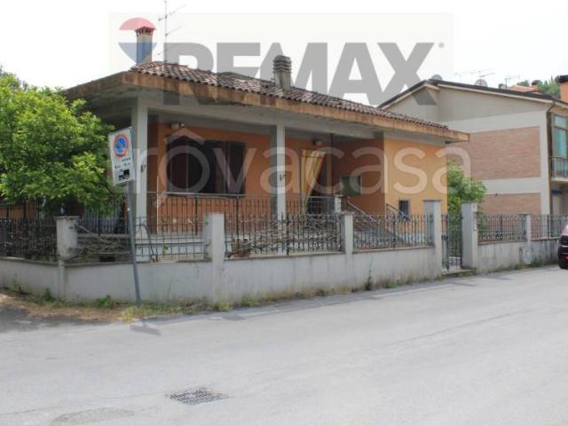 Villa singola in vendita a Poggibonsi via botticelli, 3