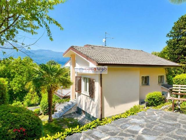 Villa singola in vendita a Porto Valtravaglia