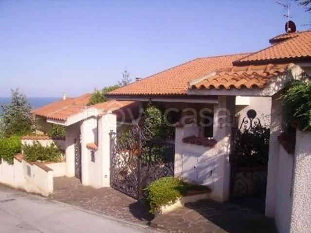 Villa singola in vendita a Potenza Picena, Porto Potenza Picena