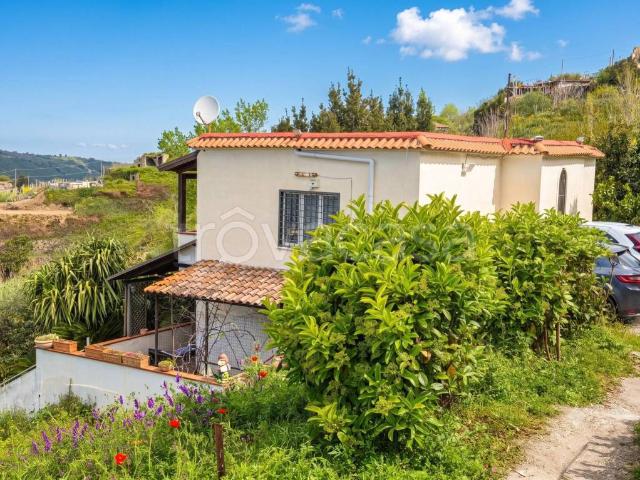 Villa singola in vendita a Pozzuoli