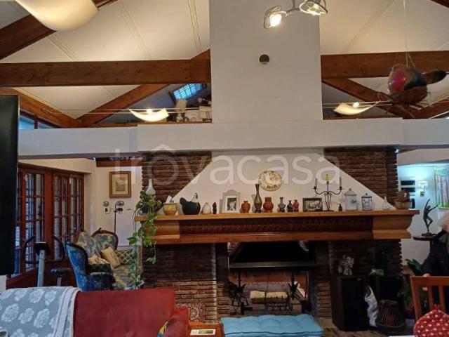Villa bifamiliare in vendita a Quadroni, Manziana