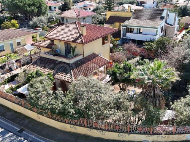 Villa singola in vendita a Quartu Sant'Elena via dei Mughetti, 2